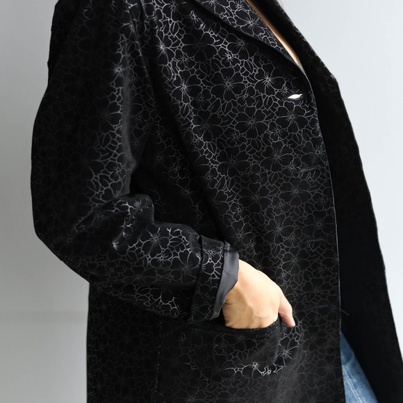 Vintage Black Floral Blazer (made in Canada) - Picture 4 of 5